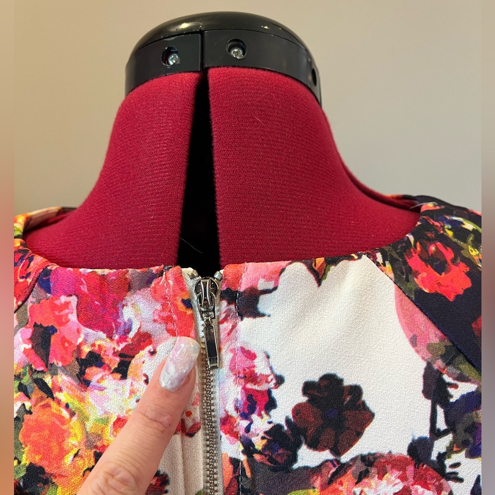 EUC 💐 Anthropologie Watercolor Floral Short Sleeve Shift Dress Sz 6 / M - Picture 8 of 10